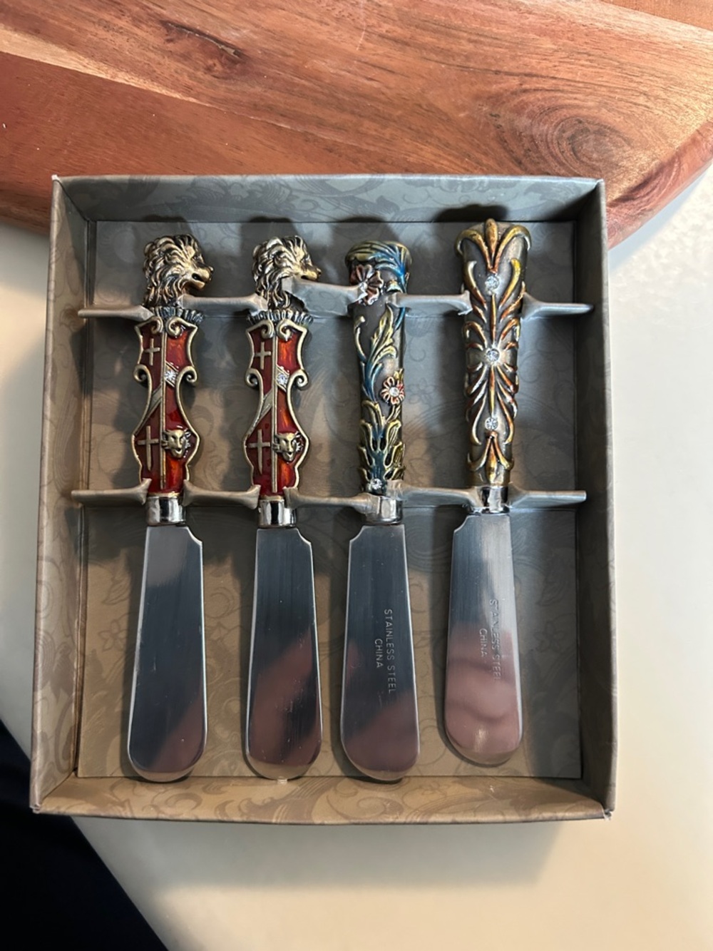 JANE SEYMOUR St. Catherine ‘s Court Cheese Spreaders - Set of 4